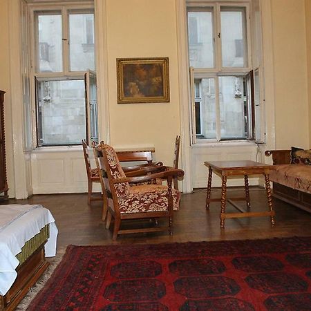 City Center Apartment Budapest Bagian luar foto